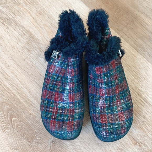 Alegria Leather lite Red Plaid ankle boot zip up